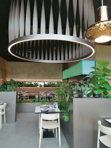 Allestimento piante artificiali presso ristorante Sushiko di Carpi