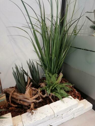 Allestimento fiori e piante artificiali presso ristorante coreano Soon centro Bologna