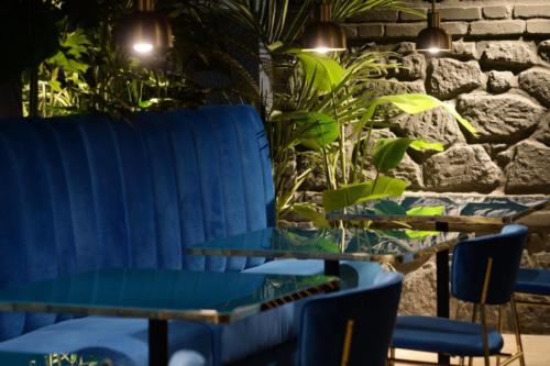 Allestimento fiori, piante artificiali presso Forma cocktail bar, bistrot, caffè, locale, ristorante a Latina di Roma #nuovaformadelgusto Lusso