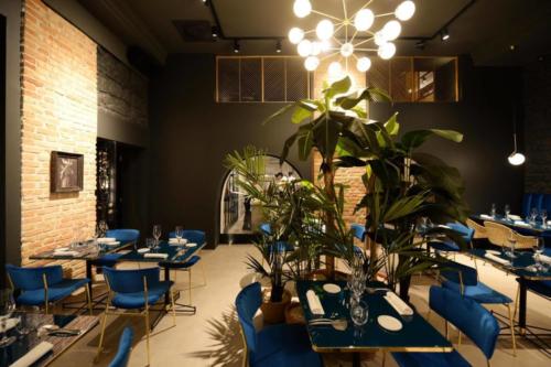 Allestimento fiori, piante artificiali presso Forma cocktail bar, bistrot, caffè, locale, ristorante a Latina di Roma #nuovaformadelgusto